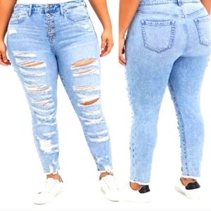Torrid distressed button fly skinny jeans 14Tall
